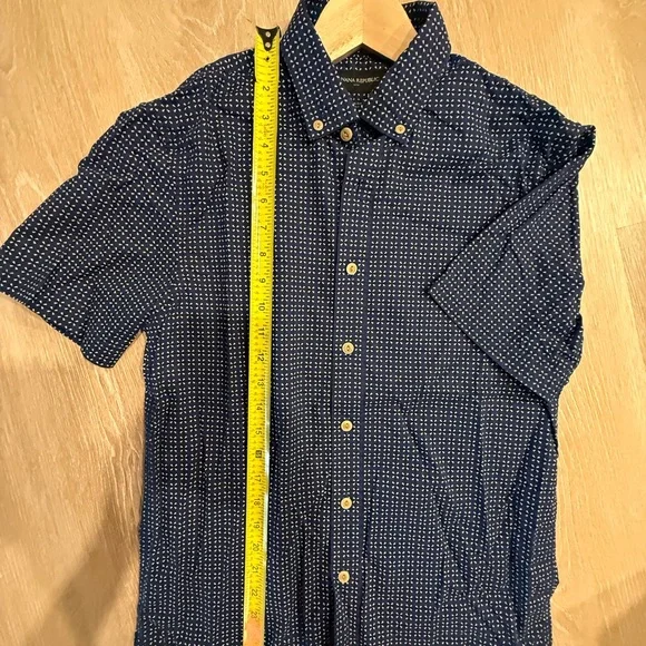 Banana Republic Navy and White Patterned Men's Shirt - Picture 3 of 8